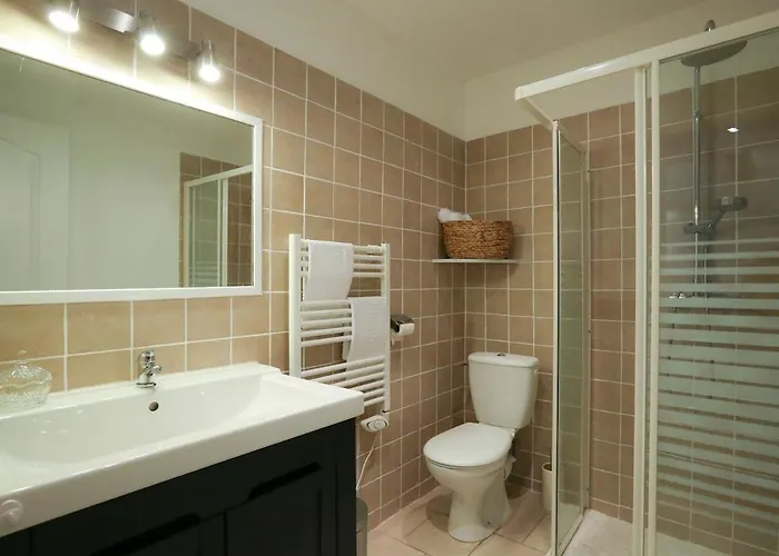 Entre Pierres Et Soleil - Vue Cite Apartment