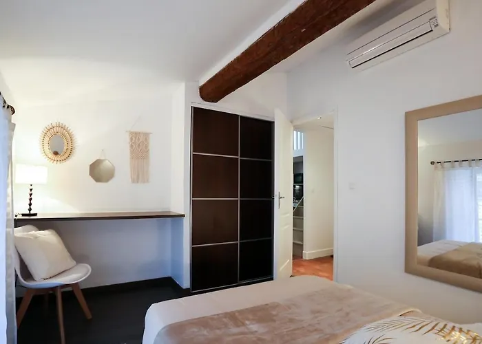 Entre Pierres Et Soleil - Vue Cite